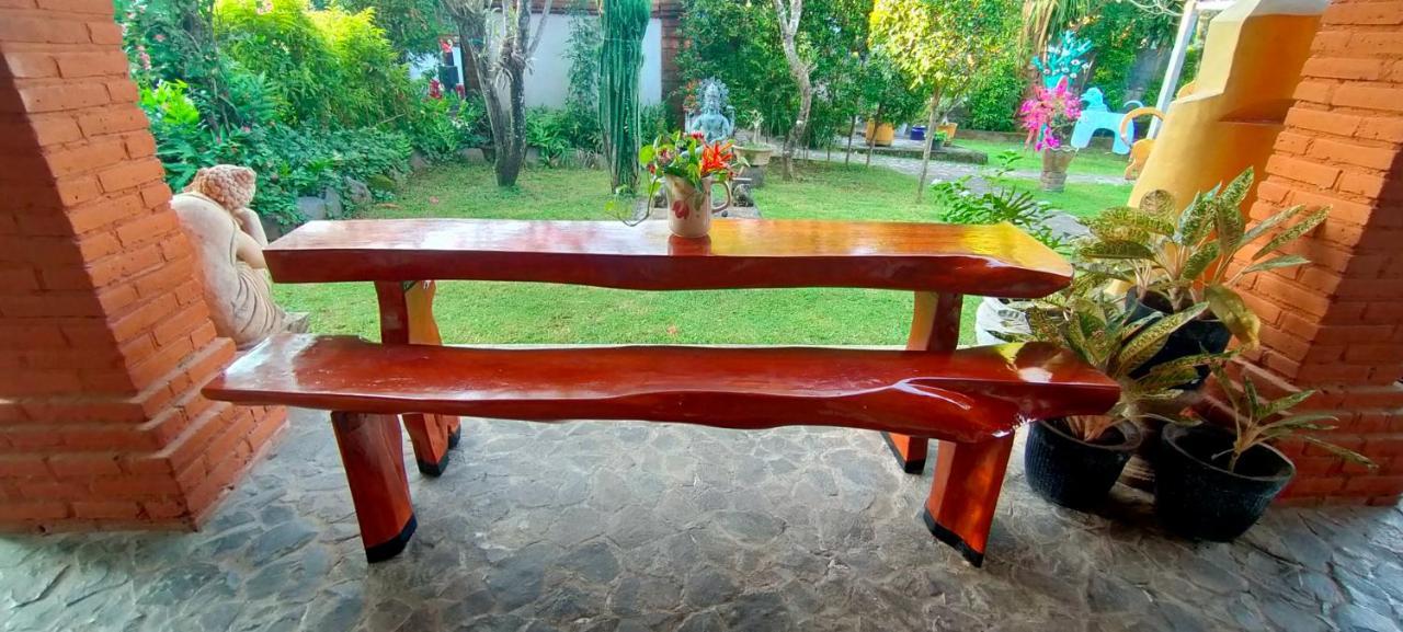 Tunjung Guest House Lovina Beach Pabean Buleleng Exterior foto
