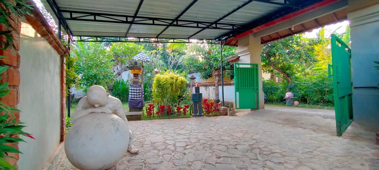 Tunjung Guest House Lovina Beach Pabean Buleleng Exterior foto